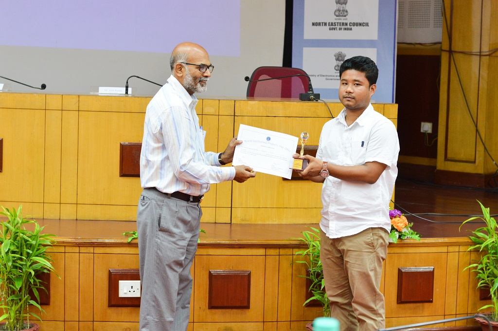 Winner receiving prize for the Best Innovative Idea Competition-2018